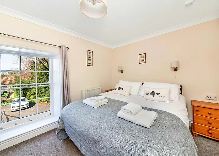 Finest Retreats - Cleveland Hall *