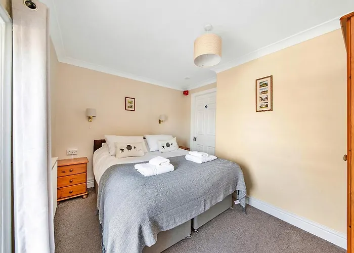 Finest Retreats - Cleveland Hall