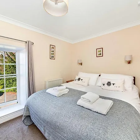 Finest Retreats - Cleveland Hall *